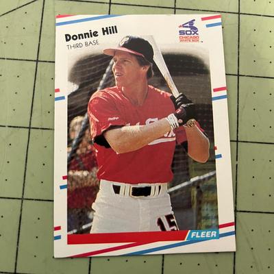 Baseball Card Bundle (B81)