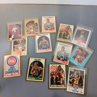 Basketball Card Bundle (B75)