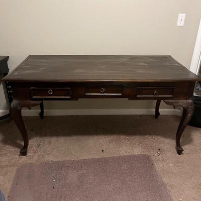 Queen Anne Style Wooden Desk (UO-MG)