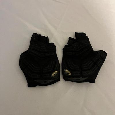 Bicycle Helmet, Shoes & Clothing Size M (UB-MG)