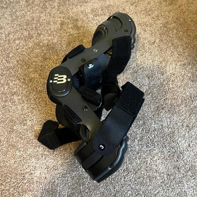 Knee Braces, Scale & Foot Bath (UB-MG)