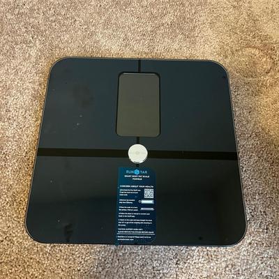 Knee Braces, Scale & Foot Bath (UB-MG)