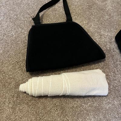 Knee Braces, Scale & Foot Bath (UB-MG)