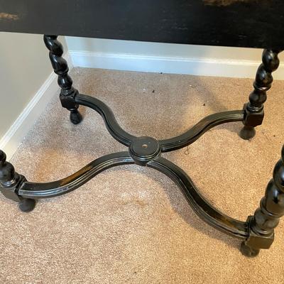 Spiral Legged Side Table (UO-MG)