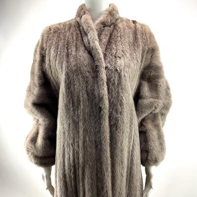 1945 Ladies Vintage Silver Platinum Unbranded Mink Coat