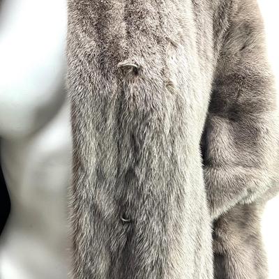 1945 Ladies Vintage Silver Platinum Unbranded Mink Coat