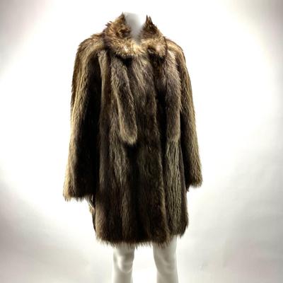 1946 Vintage Ladies Raccoon 3/4" Length Coat