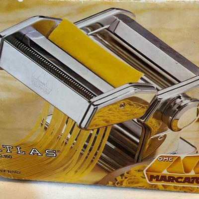 Marcato Pasta maker with additional attachment