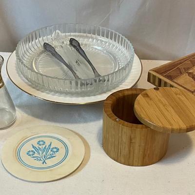 Vintage items, sultan, pepper, shaker, relish, wooden boxes