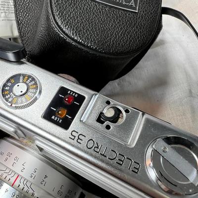 Vintage cameras, Tripod, light meters