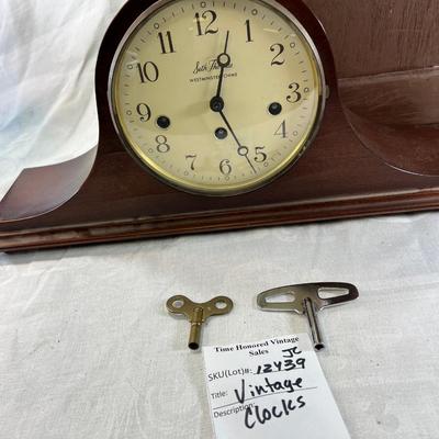 2 Vintage table clocks