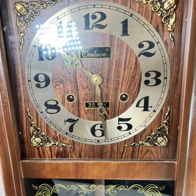2 Vintage table clocks