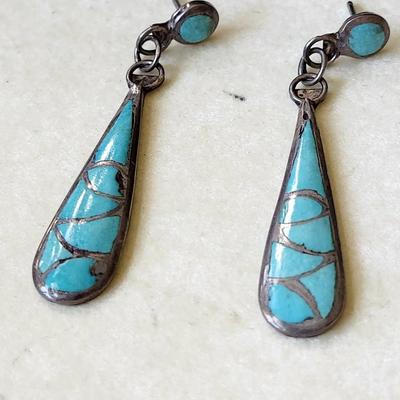 IInlaid tear drop turquoise earrings