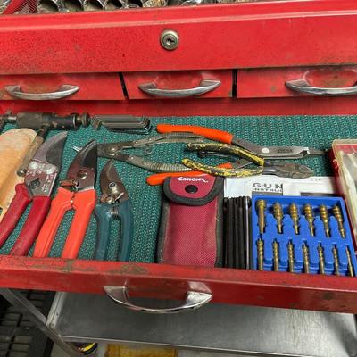 Proto tool chest with tools