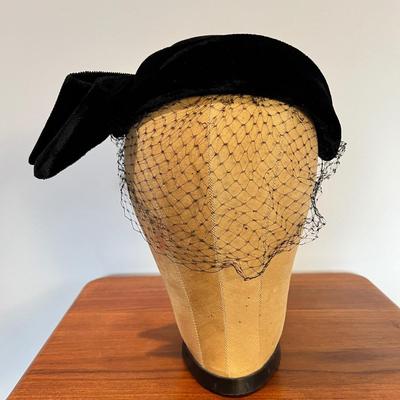 Lot of 4 Vintage Hats Fascinators (1 of 3)