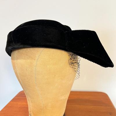 Lot of 4 Vintage Hats Fascinators (1 of 3)