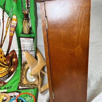 Watches, jewelry, boxes, loose beads