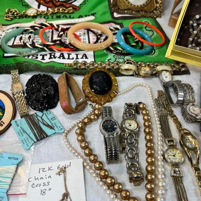Watches, jewelry, boxes, loose beads