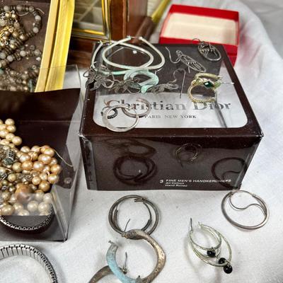 Watches, jewelry, boxes, loose beads