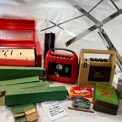 Toy player piano organ with music rolls