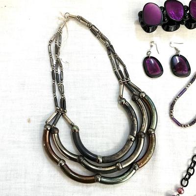 1053 Silvertone Tube Necklace with Purple Accessories