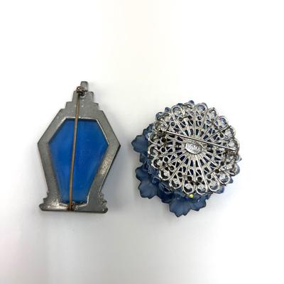 1060 Vintage Art Deco Period Costume Brooch, Jewelry HOBE