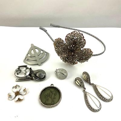1071 Vintage Silvertone Jewelry and Beaded Headband Lot