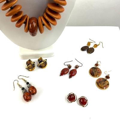 1072 Amber Tone Jewelry Necklace and Earrings Lot