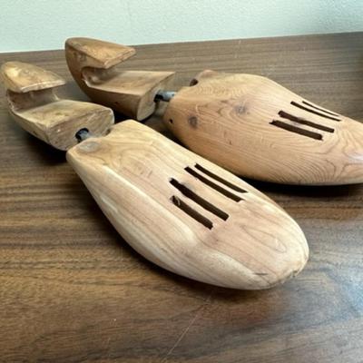 XL wood shoe keepers