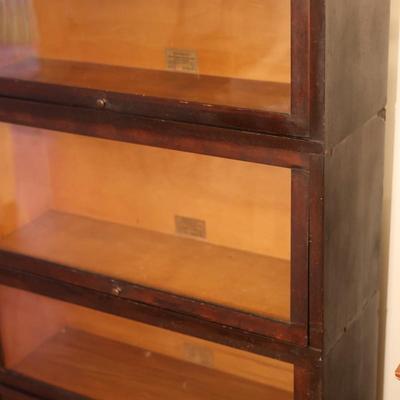Globe-Wernicke Antique Mahogany Sectional Bookcase (See Description)