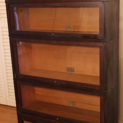 Globe-Wernicke Antique Mahogany Sectional Bookcase (See Description)