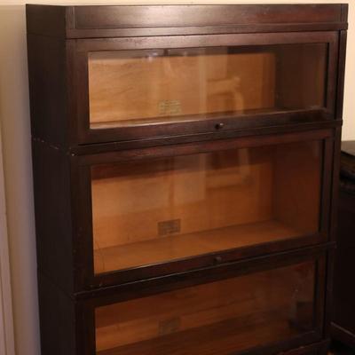Globe-Wernicke Antique Mahogany Sectional Bookcase (See Description)