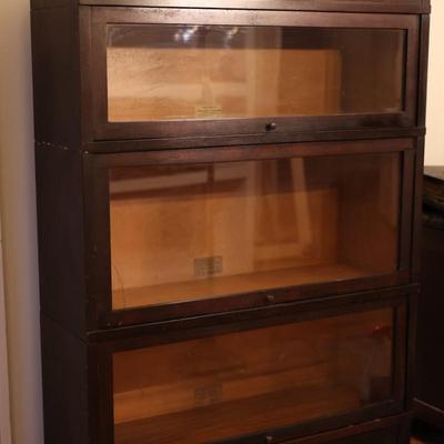 Globe-Wernicke Antique Mahogany Sectional Bookcase (See Description)