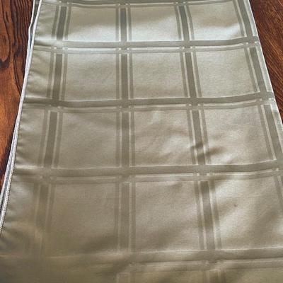 Vintage White Block Tablecloth