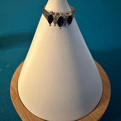 10kt White Gold Sapphire Ring Diamond