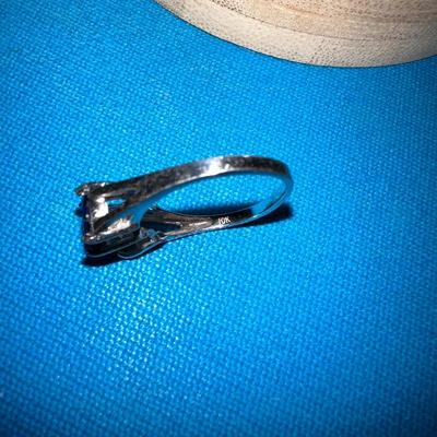 10kt White Gold Sapphire Ring Diamond