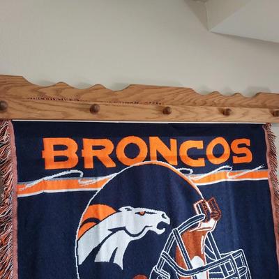 DENVER BRONCOS THROW BLANKET WITH WALL HANGER