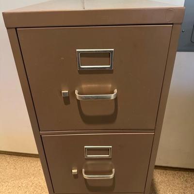 Lot 691 4 drawer file cabinet