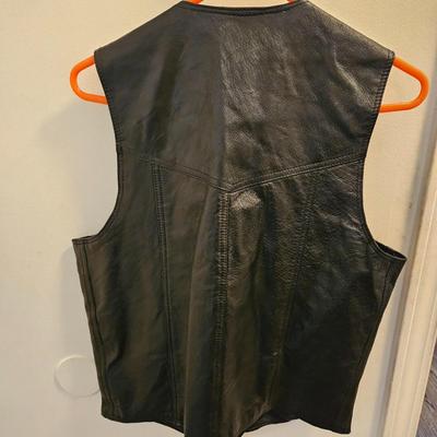 Pair of Leather Vests (FC-DW)