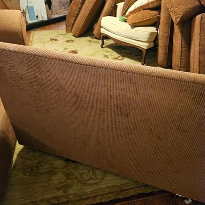 Large Sectional Sofa and Accent Pillows (LR-DW)