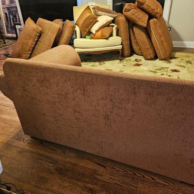 Large Sectional Sofa and Accent Pillows (LR-DW)