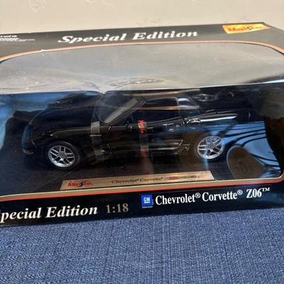 Lot 704 Maisto 1:18 scale Die Cast Metal Car