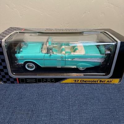 Lot 705 Die Cast Metal Collection 1:18 scale die cast metal car