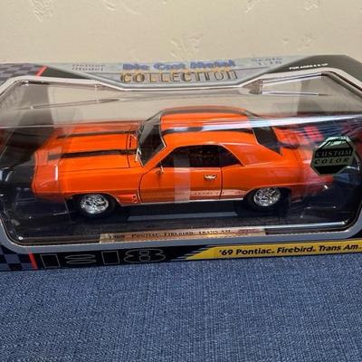 Lot 706 Die Cast Metal Collection 1:18 scale die cast metal car