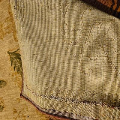 Shaw Rugs Poppy Floral Area Rug (LR-DW)