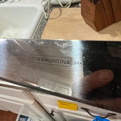 Tramontina Contemporary Counter Block With Knives & More (K-RG)