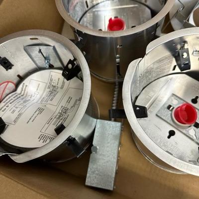 Lot 712 Halo brand recessed lighting set of five
