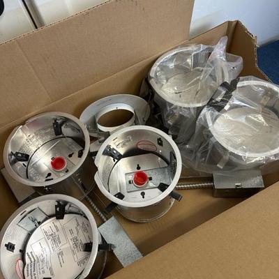 Lot 712 Halo brand recessed lighting set of five