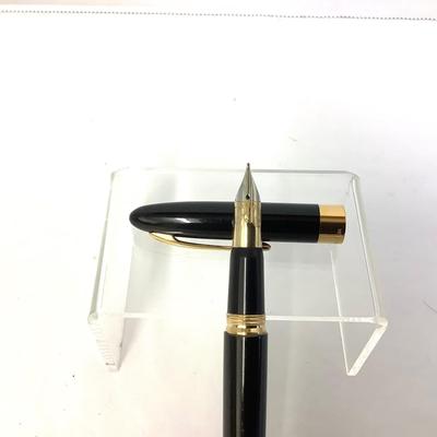 1106 Sheaffer USA Gold Electroplate Fountain Pen Crest