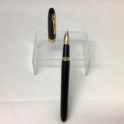 1106 Sheaffer USA Gold Electroplate Fountain Pen Crest